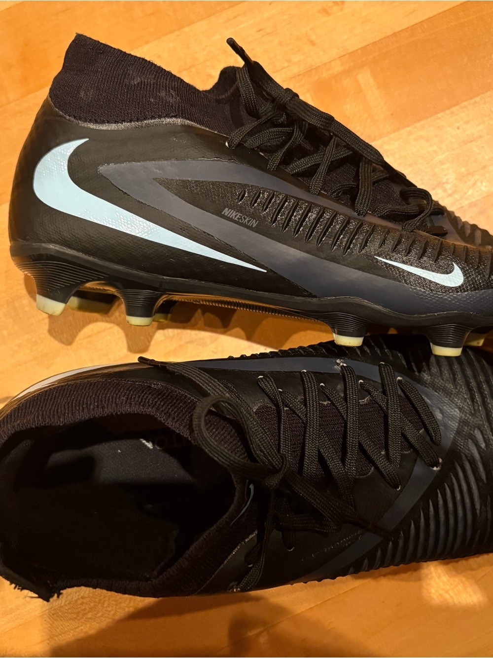Nike Phantom 6 High Academy
Multi-Ground Soccer Cleats
Size: W 7